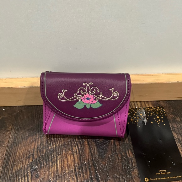 Disney Our Universe Princess Tiana Women's Wallet - Picture 1 of 5